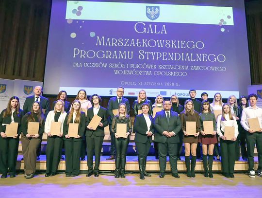 Nagrodzeni za talent i pracowitość. Nasi uczniowie otrzymali stypendia marszałka