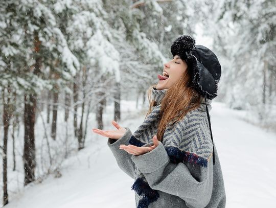 Lubisz smart casualowy styl? Wybierz płaszcze damskie na każdą porę roku!
