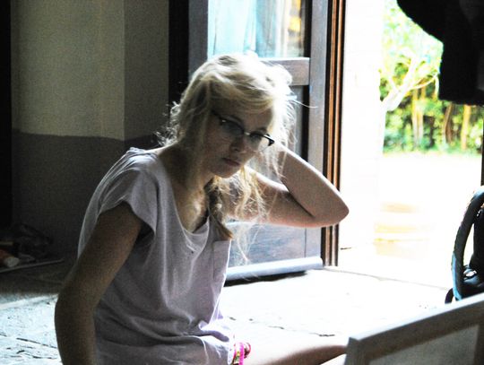 Malowaniem łapie chwile. Poznajcie Natalię Hudzik, młodą artystkę z Rozmierki