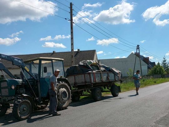 Mieszkańcy chętnie oddawali złom, pomagając stowarzyszeniu