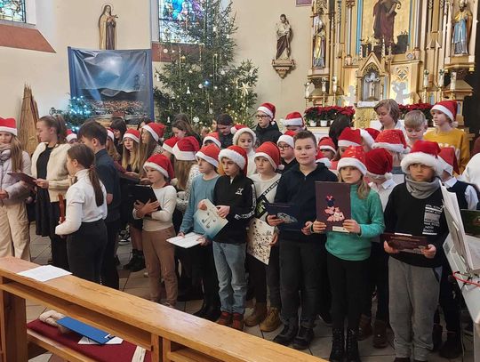 Mieszkańcy Izbicka i Siedlca usłyszeli najpiękniejsze polskie kolędy