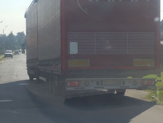 Mieszkańcy Szymiszowa skarżą się duży ciężarówek. "Gdzie jest policja?!"