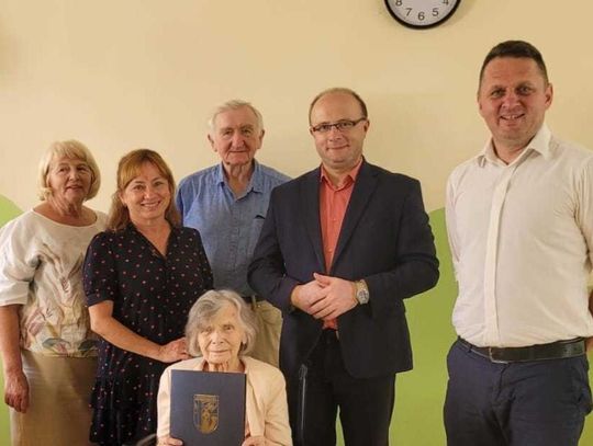 Mieszkanka Jemielnicy skończyła 97 lat. Jako pierwsza otrzymała tytuł zasłużonej