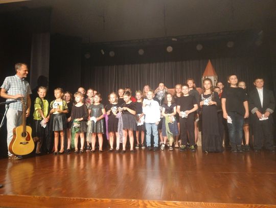 Młodzi artyści z Kolonowskiego swoim występem zaczarowali scenę i publikę