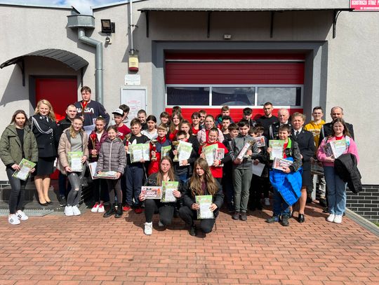 Młodzi strażacy z gminy Leśnica zmierzyli się w turnieju wiedzy pożarniczej