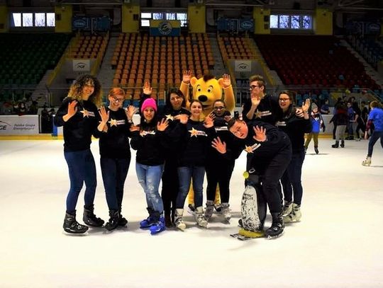 Młodzież organizuje zbiórkę dla domów dziecka. Niebawem akcja dobroczynna „Wielkie Ślizganie”