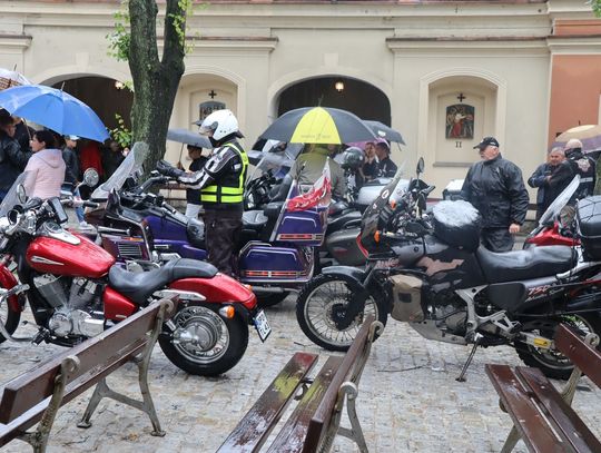 Motocykliści mimo ulewy odbyli coroczną pielgrzymkę do św. Anny
