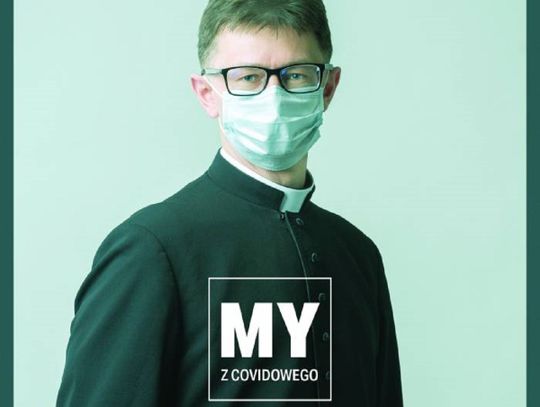 Na kombinezonie: ksiądz