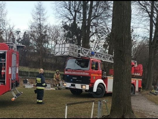 Nadchodzi kolejna wichura! Z leśnickiego kościoła zerwało kawałek dachu