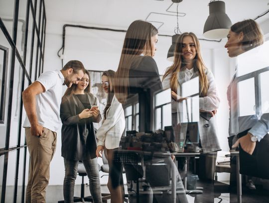 Networking w specjalistycznych branżach – jak nawiązywać kontakty zawodowe?