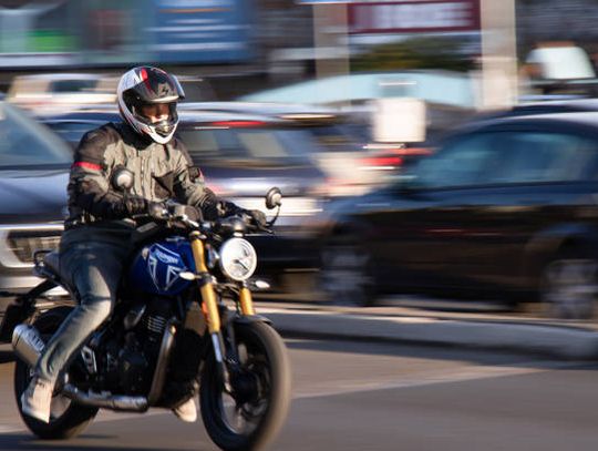 Nieletni może kupić pojazd, lecz sprzeda go tylko za zgodą sądu