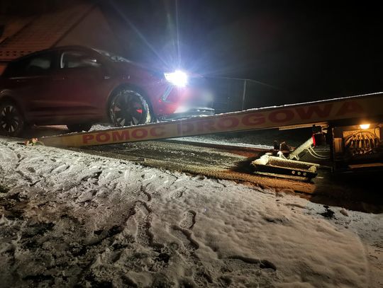 Nietrzeźwi rodzice i dwójka małych dzieci w aucie. Sprawa trafi do sądu rodzinnego