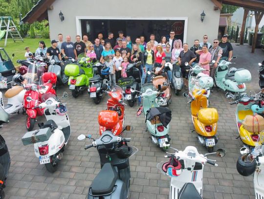 Niezapomniany piknik w Osieku ze zlotem miłośników skuterów Vespa