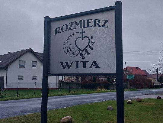 Nowe witacze w Rozmierzy. Tablice nawiązują do tradycji i symboli wioski