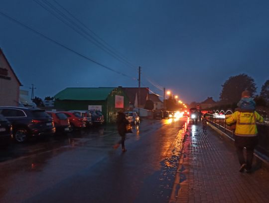 Od jutra cmentarze zamknięte