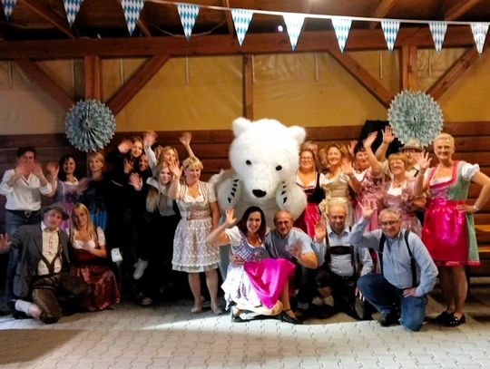 Bawarski klimat w Zimnej Wódce. Mieszkańcy i goście bawili się na Oktoberfeście