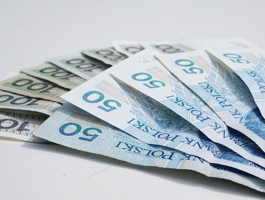 Opolski ZUS wypłaca już "trzynastki". Kiedy trafią na konta emerytów?