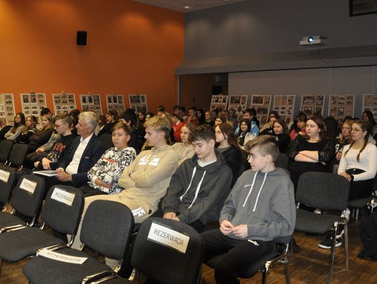 Opowiedzieli strzeleckiej młodzieży o dawnych, polskich Kresach