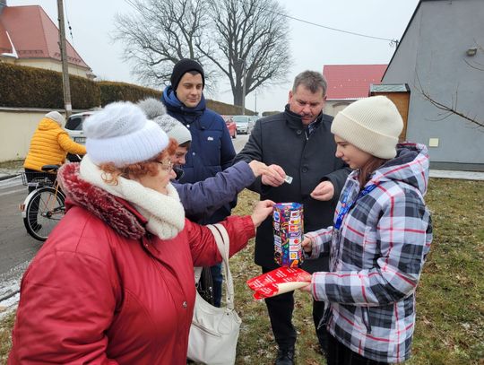 Orkiestra gra! Wolontariusze kwestują na WOŚP w powiecie strzeleckim