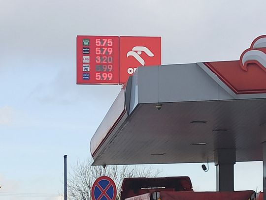 Paliwo tańsze. Ceny poszły w dół o ok. 30 groszy