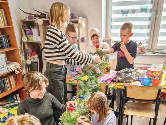 Palma na ponad metr! To owoc pracy dzieci i dorosłych z Nowej Wsi