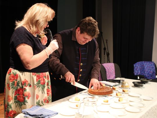 Pan Babcia piekł zistę w prodiżu w Strzelcach Opolskich