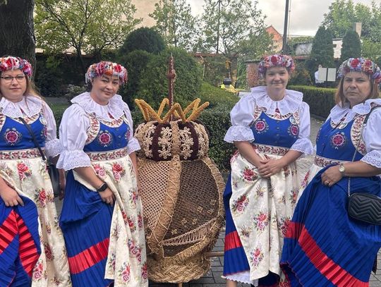 Panie ze Stowarzyszenia Odnowy Wsi Barut mają już nowe stroje