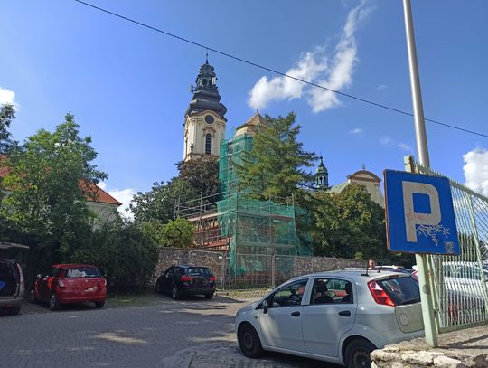 Parking przy kościele w Strzelcach Opolskich będzie zamknięty. Dlaczego?