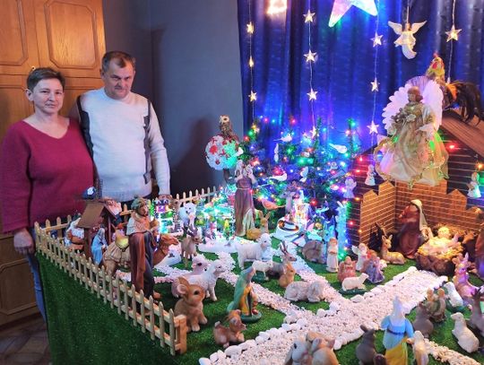 Piękna rodzinna tradycja. Bracia z Rozmierzy od lat wykonują szopki. ZDJĘCIA