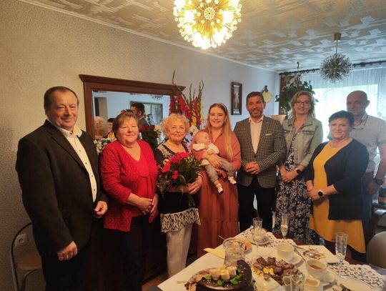 Piękny jubileusz pani Sławomiry z Izbicka. Skończyła 90 lat