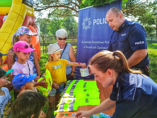 Piknik Bezpieczeństwa w gminie Kolonowskie. Dzieci dostały kamizelki i odblaski