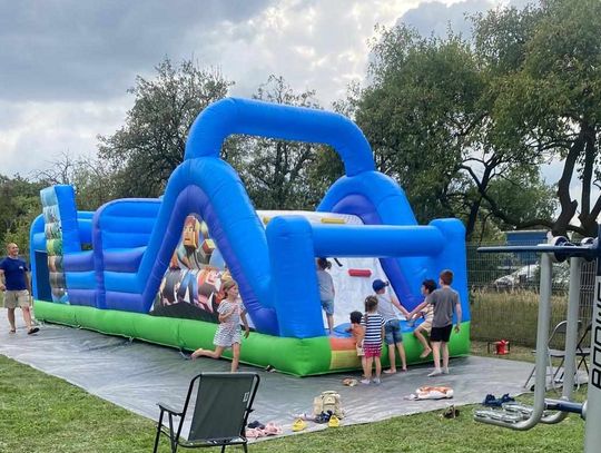 Piknik na zakończenie wakacji w Adamowicach. Atrakcji nie brakowało