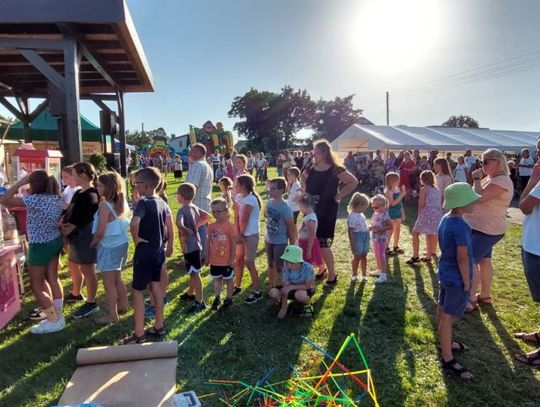 Piknik rodzinny w Zawadzkiem zgromadził wiele pokoleń