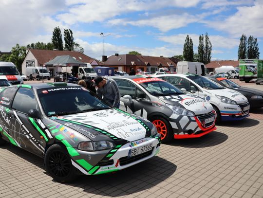 Plac Targowy w Strzelcach Opolskich to teraz wielki warsztat. Co za maszyny!