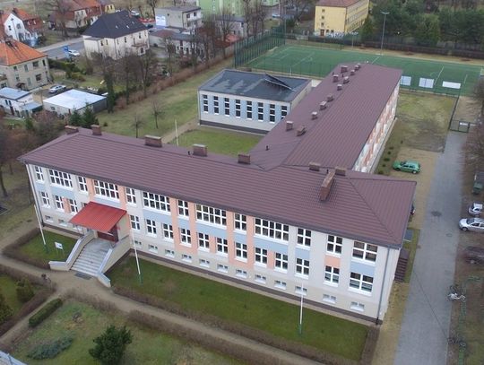 Plotka o zamknięciu szkoły? ZSP w Zawadzkiem ostro dementuje