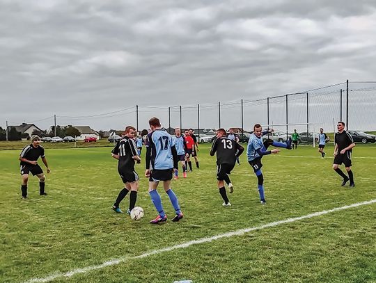 Po ponad dwóch latach przerwy piłkarze LKS Błękitni Rozmierz znowu mogą grać na swoim boisku