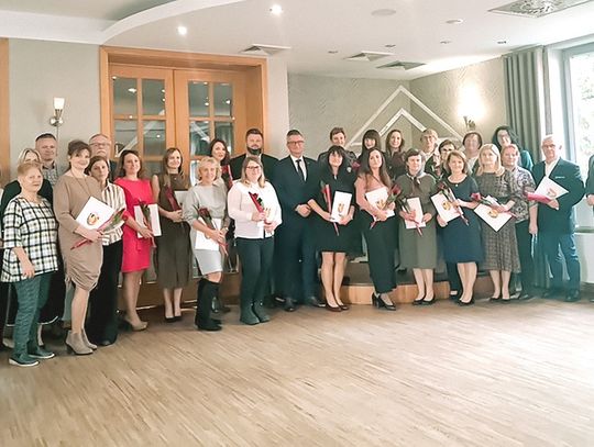 Podziękowania i wyróżnienia dla nauczycieli z gminy Zawadzkie