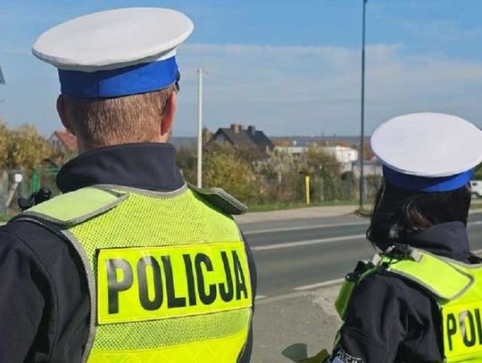 Groźne zdarzenie w Strzelcach Opolskich. 7-latek na hulajnodze wjechał pod auto