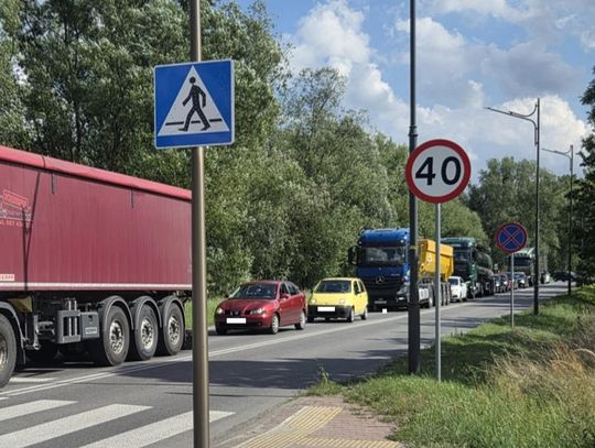 Pół godziny w korku. Budowa ronda paraliżuje ruch w Strzelcach Opolskich