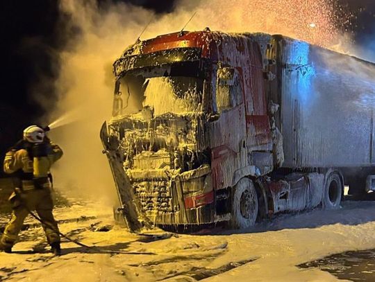 Pożar ciężarówki na MOP Góra św. Anny. Ogień wybuchł w kabinie Pożar ciężarówki na MOP Góra św. Anny. Ogień wybuchł w kabinie