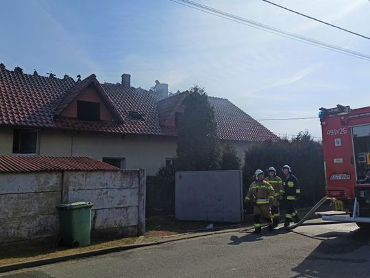 Pożar domu jednorodzinnego w Warmątowicach! W środku było 5 osób