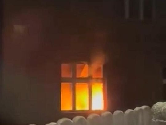 Pożar domu w Żędowicach. Siedem zastępów strażaków w akcji