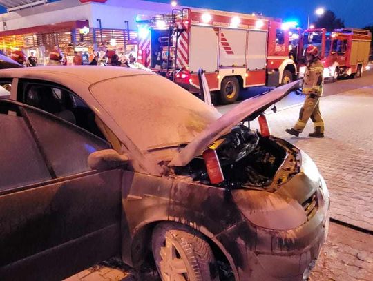 Pożar w komorze silnika samochodu osobowego na MOP Góra Świętej Anny