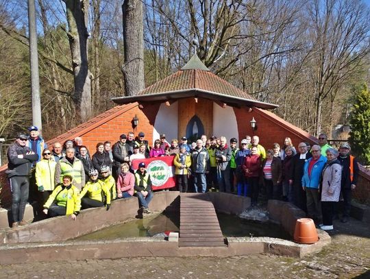 PTTK Zawadzkie rozpoczęło nowy sezon. Turyści wyruszyli na szlaki