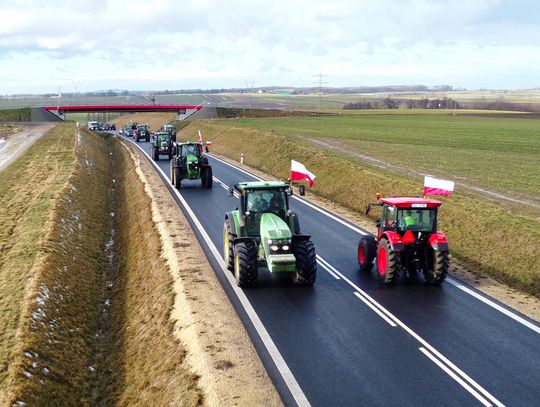 Protest rolników. Mnóstwo ciągników wyjechało na drogi powiatu strzeleckiego