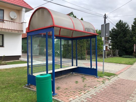 Wyremontowano przystanki na terenie gminy Ujazd. To jednak nie koniec prac