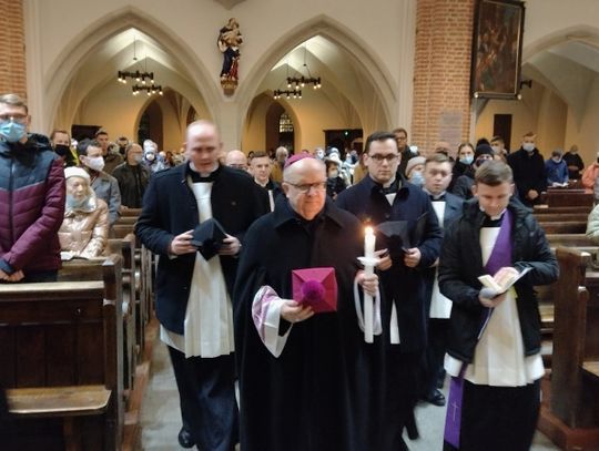 Rozpoczął się Wielki Post. Biskup Czaja: Pojednajcie się z Bogiem, by nie zmarnować zbawienia