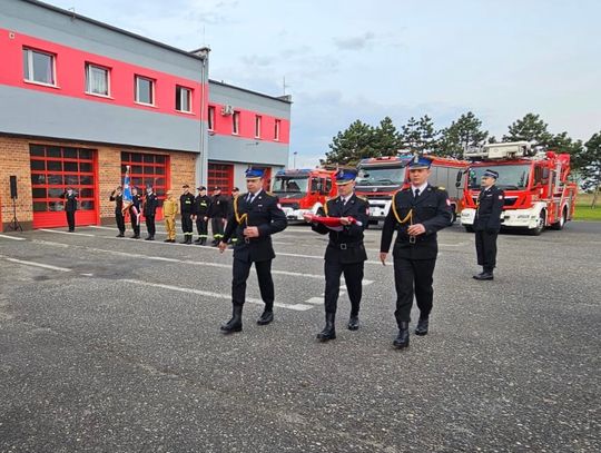 W komendzie straży pożarnej w Strzelcach Opolskich uczczono Dzień Flagi
