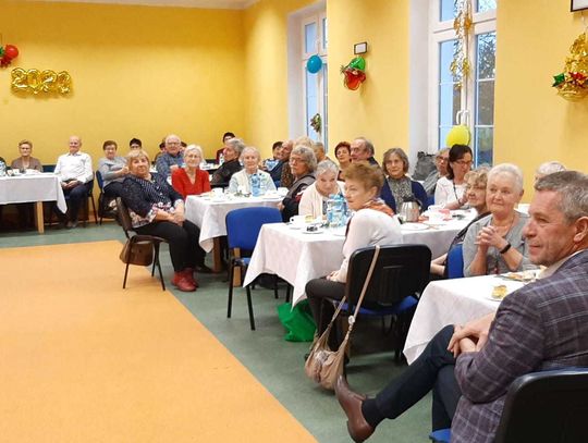 Klub Seniora w Zawadzkiem wyciąga ludzi z domów. Zrobił imprezę dla samotnych