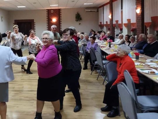 Seniorzy świętowali w Kadłubie. Atrakcji nie zabrakło, a zabawa była wspaniała